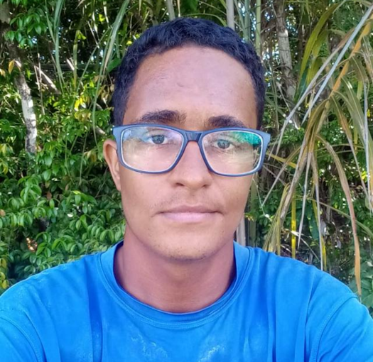 Hélio Eletricista trabalhando